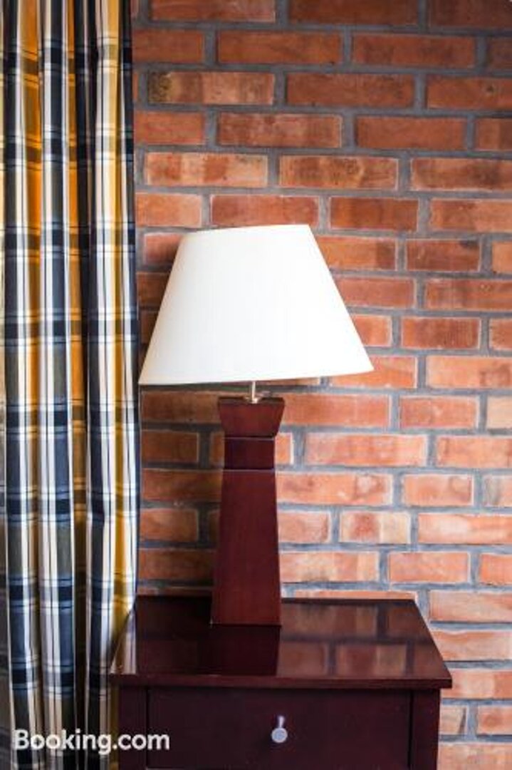MADERA AGNIESZKA KAWECKA - 68
